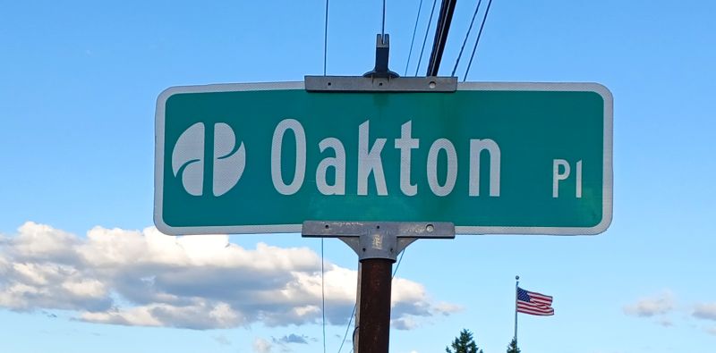 File:Oakton Place.jpg