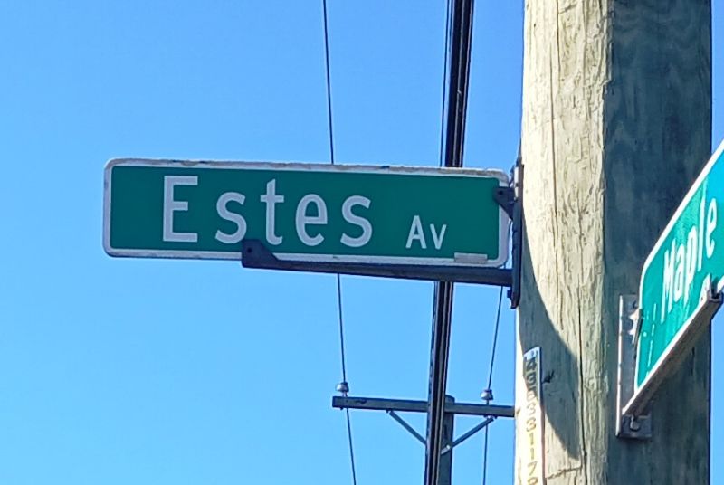 File:Estes Avenue.jpg